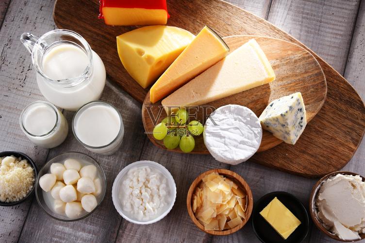 乳制品的缤纷世界 奶酪、牛奶与酸奶的视觉盛宴
